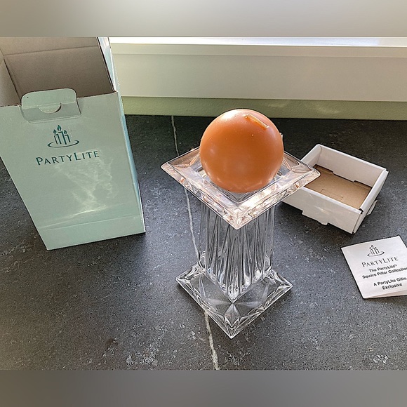 PartyLite - Crystal Quad Prism Pedestal Candleholder or Vase with Original box - Picture 3 of 10